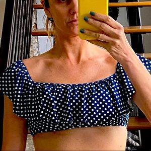 Cabana del Sol NWOT navy Polkadot ruffle bikini top- 34 A-D